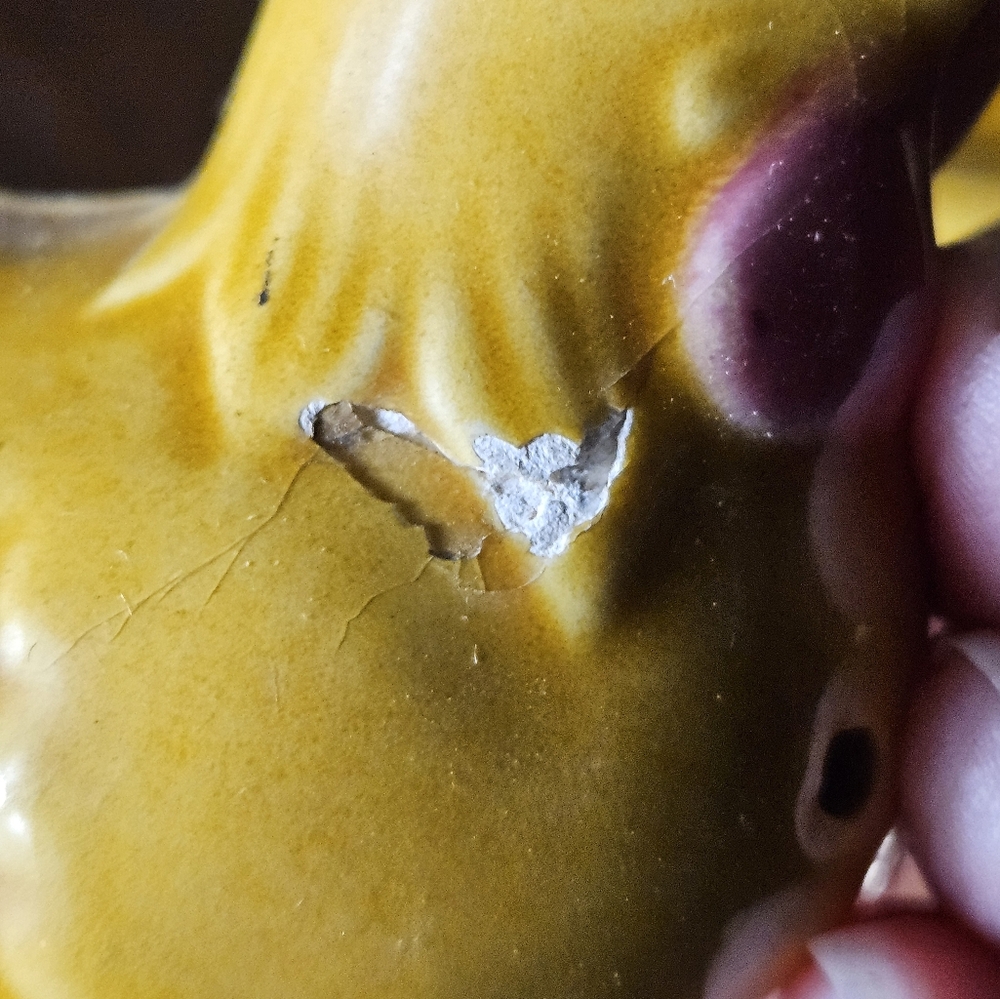 Yellow Chicken Salt and Pepper Shakers - Picture 7 of 8